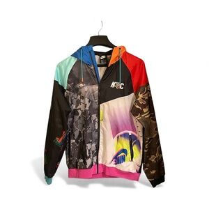 RARE Nike x NYC what the runner wind jacket